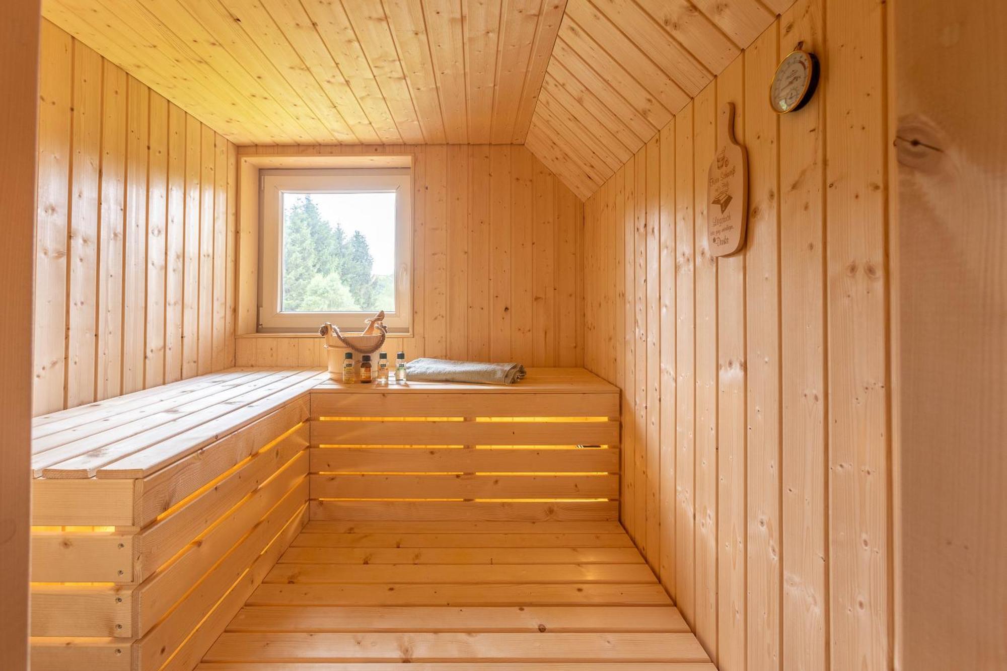 Urlaub Am Schwarzbach Mit Sauna Und Whirlpool Haus Felix Kuchelscheid Luaran gambar